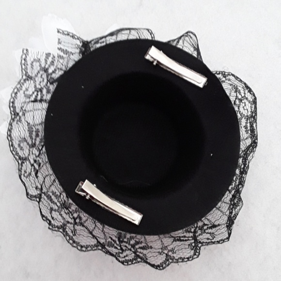 New Years Mini White Fascinator w/Sequins NWT - Picture 4 of 4